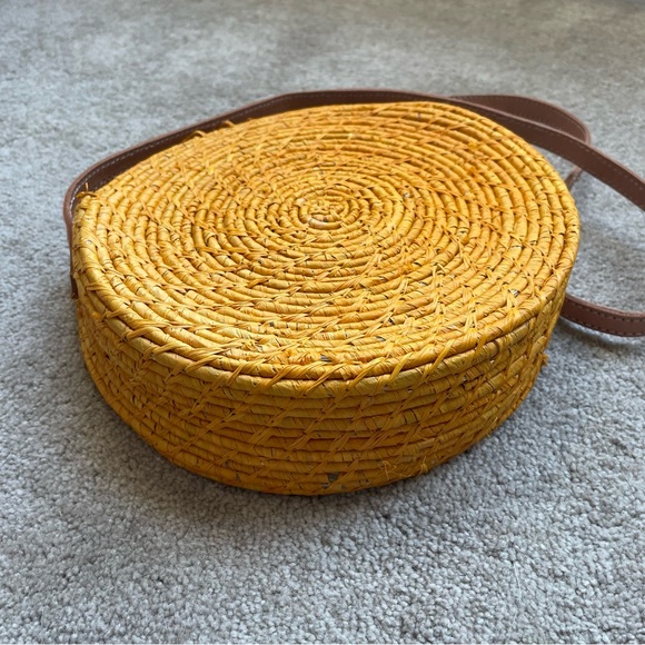 Orange Wickered Circle handbag - Picture 2 of 6